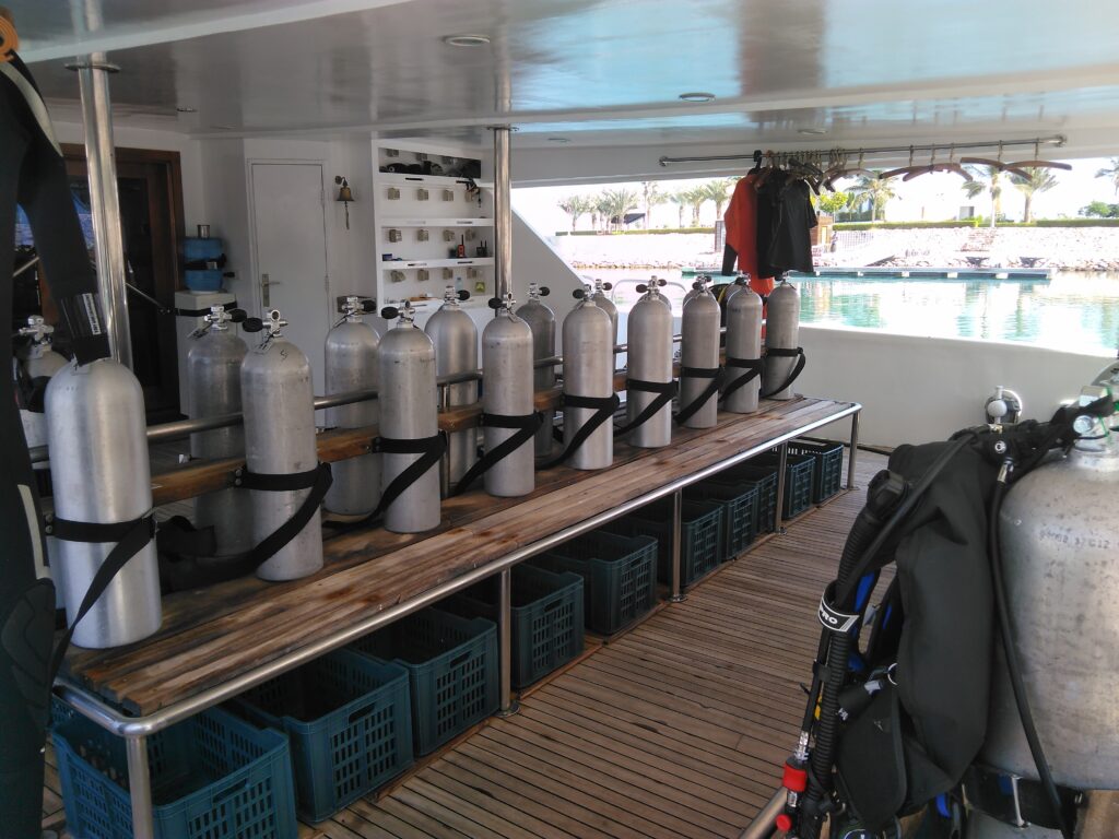 Dive deck
